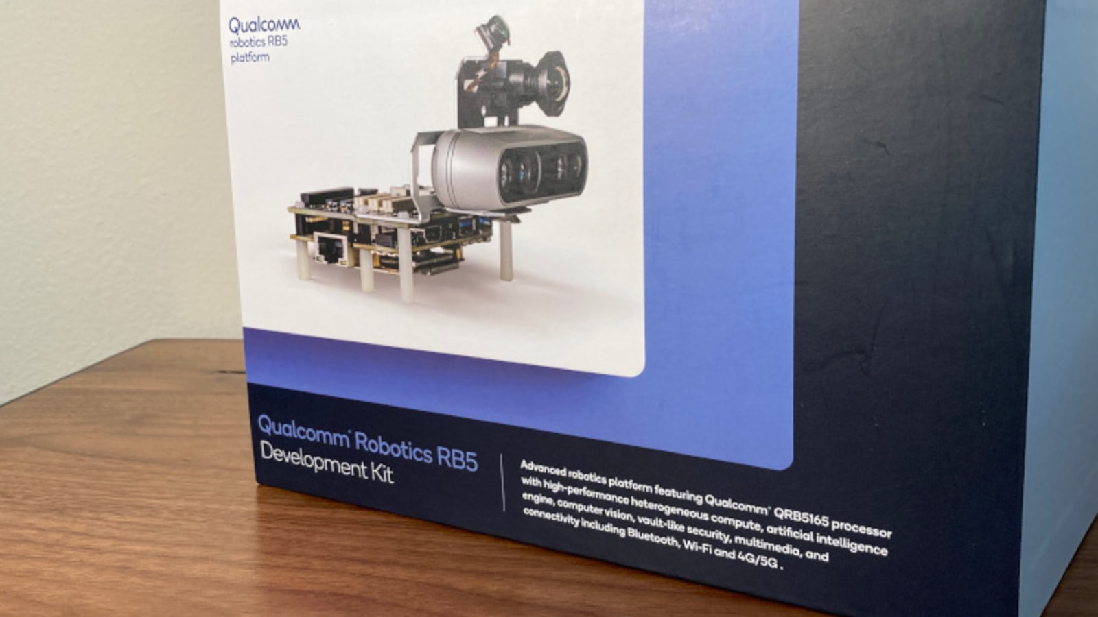 heroisk dommer vandrerhjemmet Unboxing the Qualcomm RB5 Robotics Kit - DEV Community