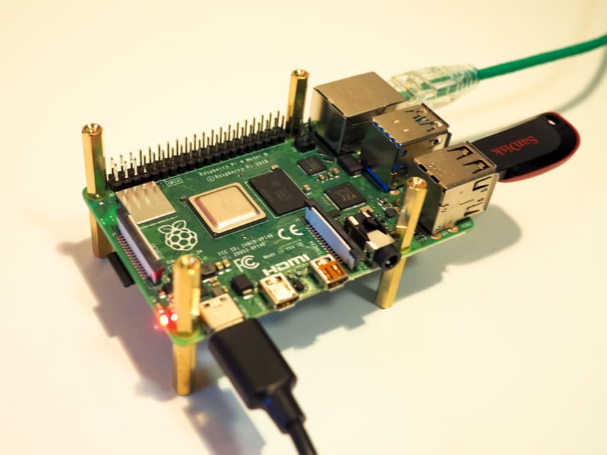 Raspberry Pi 4 with no heatsink temperature test