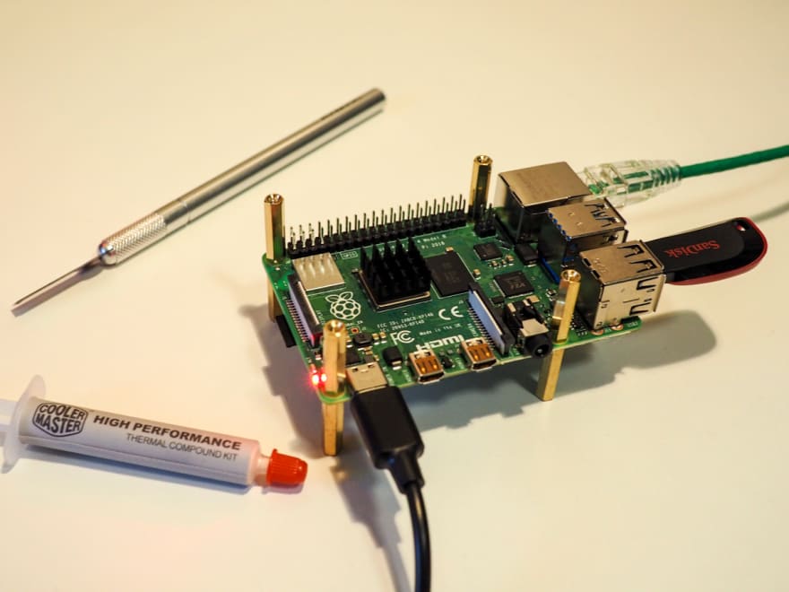 Raspberry Pi 4 with aluminum heatsink temperature test