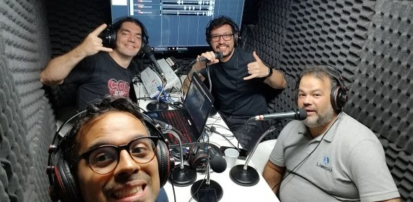 Victor Hugo, Giovanni, Quaiato e Brandão gravando o podcast