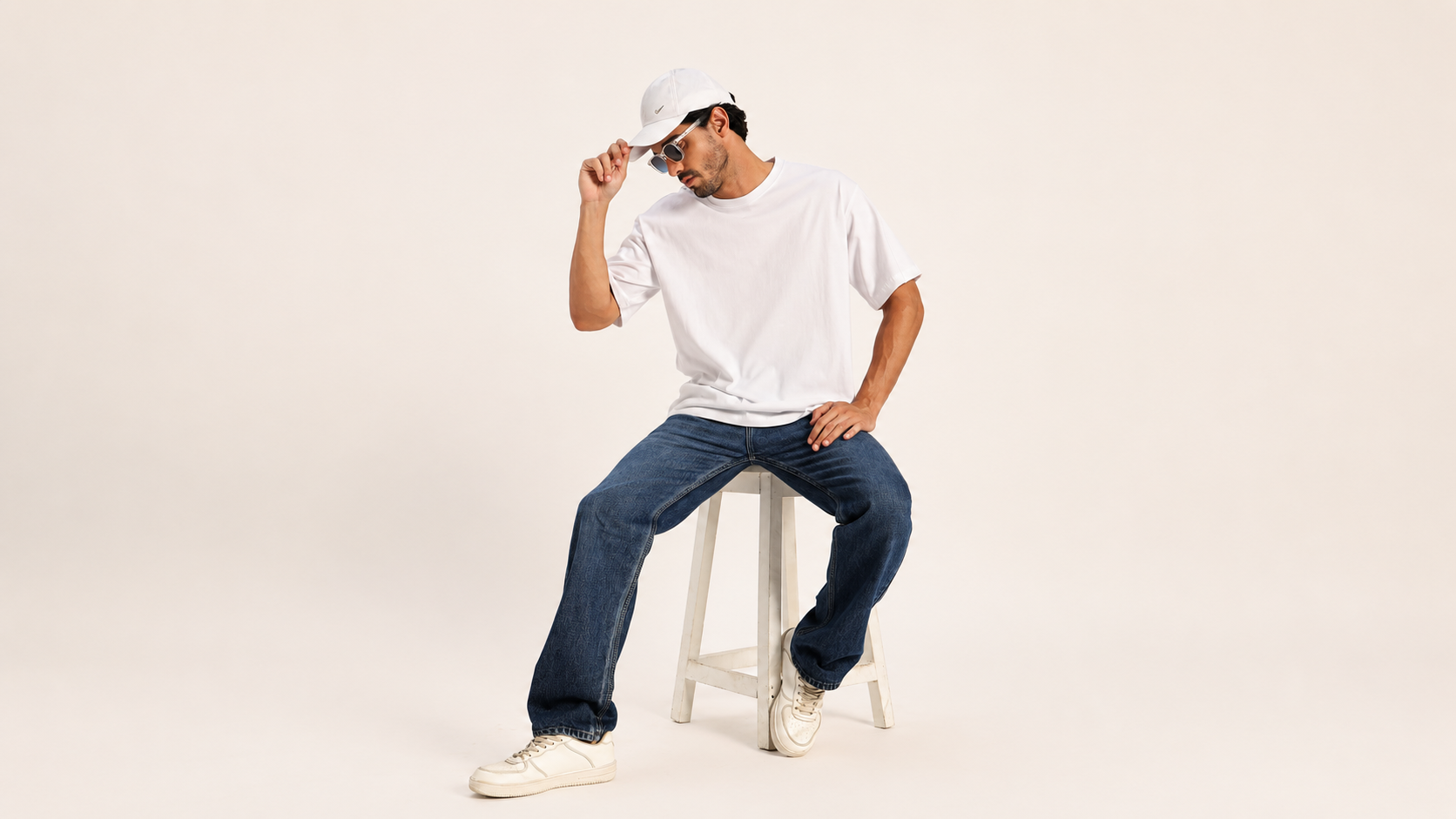 Bone white, cut in structure - Premium View 4