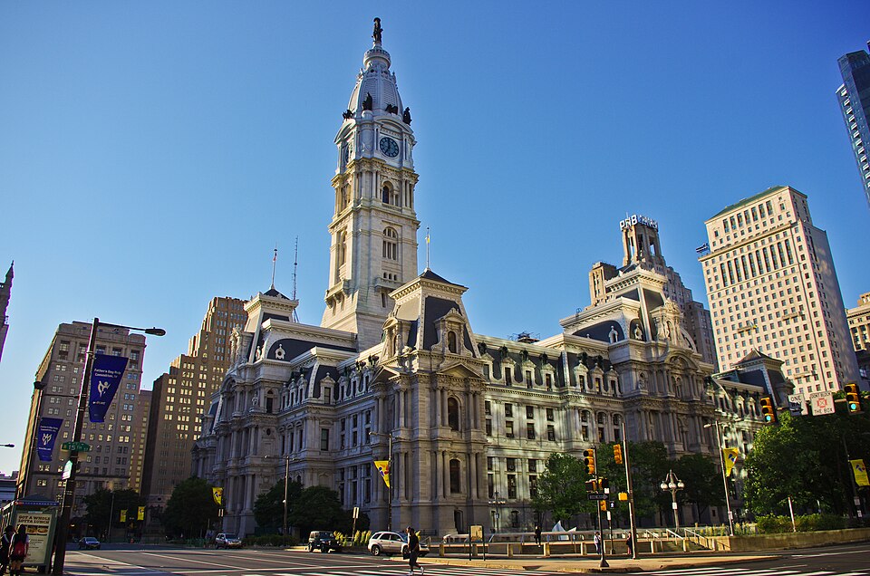 Philadelphia skyline Benjamin Franklin Parkway