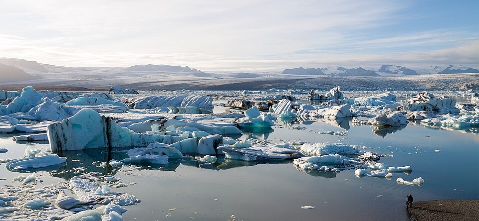 Jökulsárlón Glacier Lagoon and Diamond Beach Tour
