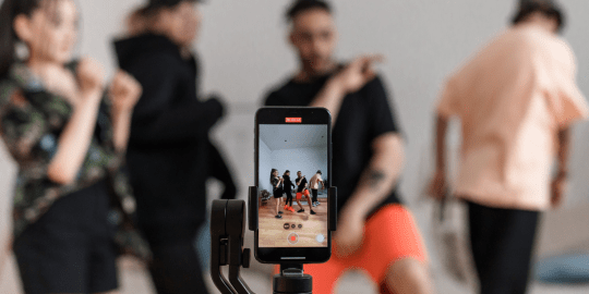 TikTokでのコラボとは？