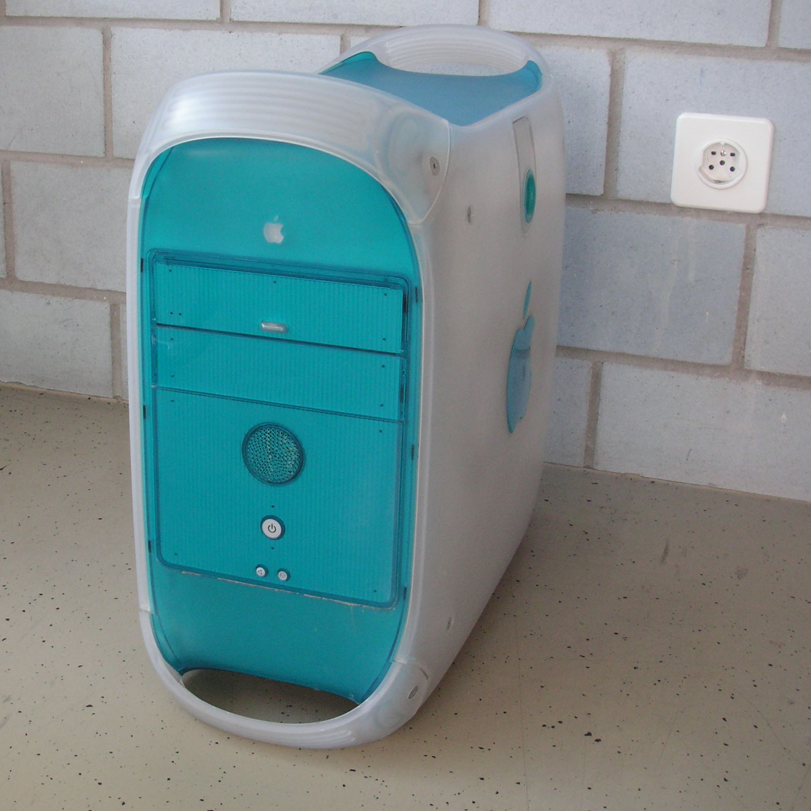 Power Macintosh G3 Blue & White