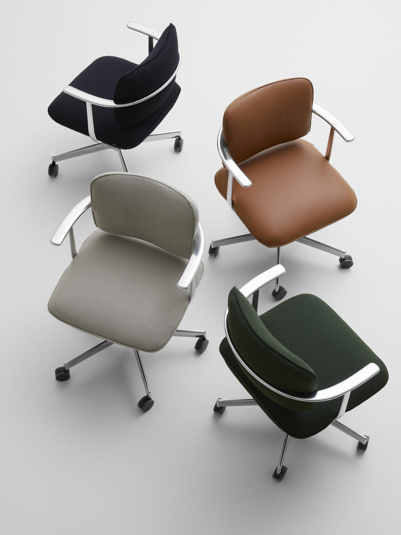 U-Type（Kettal / Barber & Osgerby）