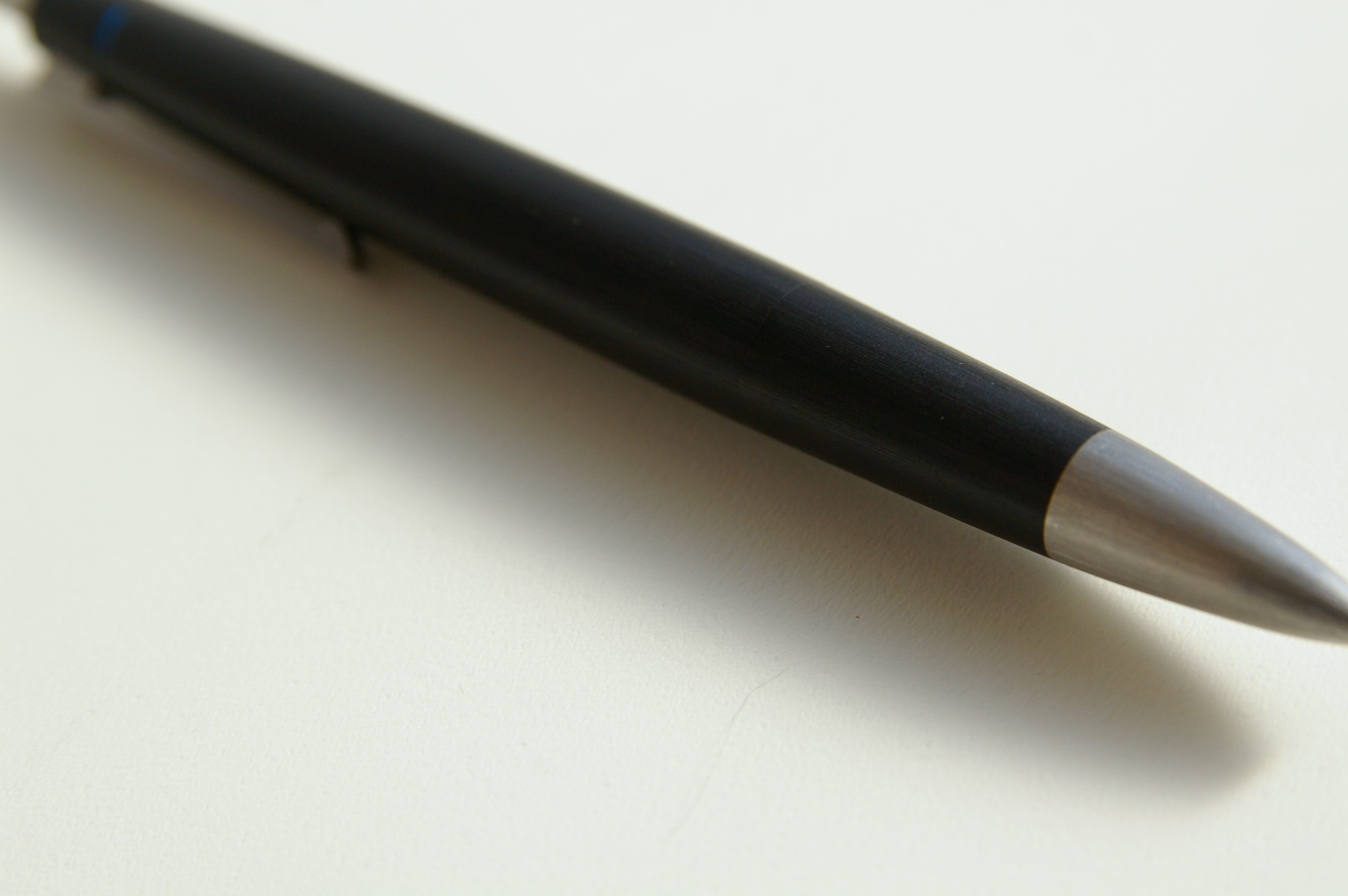 LAMY 2000 4色ボールペン