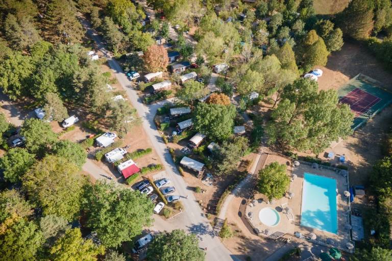 Séjournez au camping Huttopia pour vos séminaires nature à Divonne-les-Bains image2