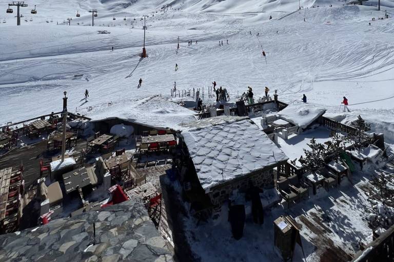 Repas en restaurant d'altitude authentique image1