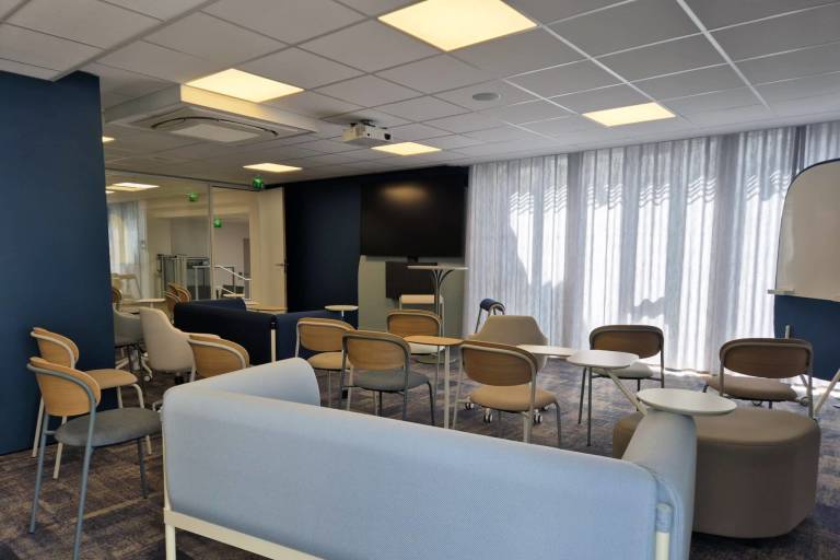 La Passerelle, salle modulable pour réunions et formats hybrides image1