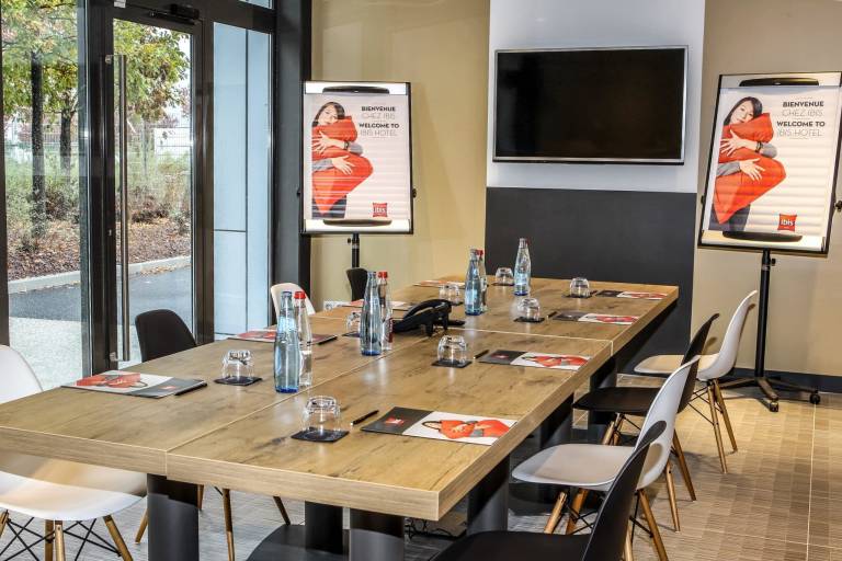 Vos réunions d'équipe à l'Ibis Hôtel à Saint-Genis Pouilly image1