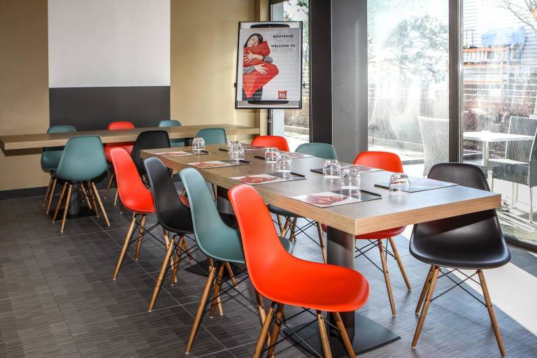 Vos réunions d'équipe à l'Ibis Hôtel à Saint-Genis Pouilly image2