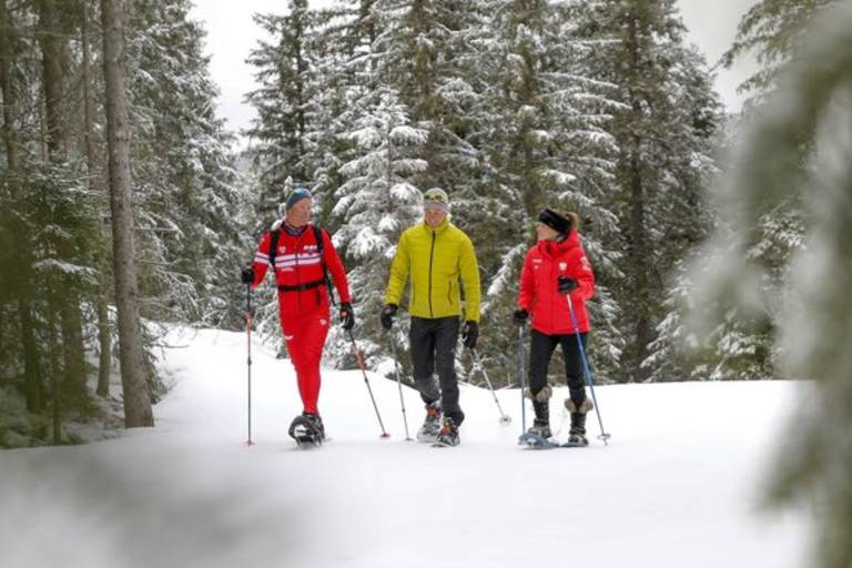 Soirée Trappeur à Arc 1800 : Raquettes & Apéro Savoyard image1