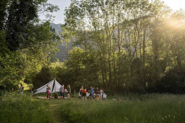 Un brunch dans un champs avec Oxalys Gastronomie Vagabonde image2