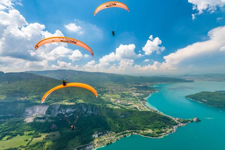 Volez au-dessus du lac d'Annecy depuis Doussard image2