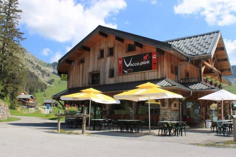 Les Roches 1500, un hôtel dans les montagnes image1