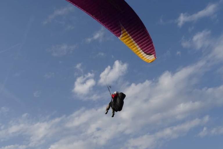 Stages et Baptêmes de parapente image1