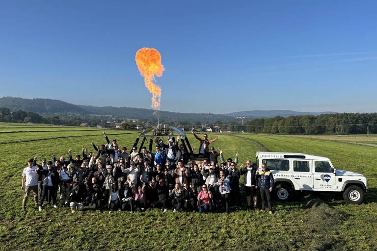 Privatisez un vol en montgolfière pour un team-building d'exception image1