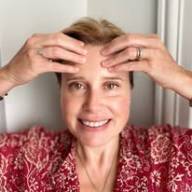 Yoga du visage en entreprise : une parenthèse bien-être qui se voit