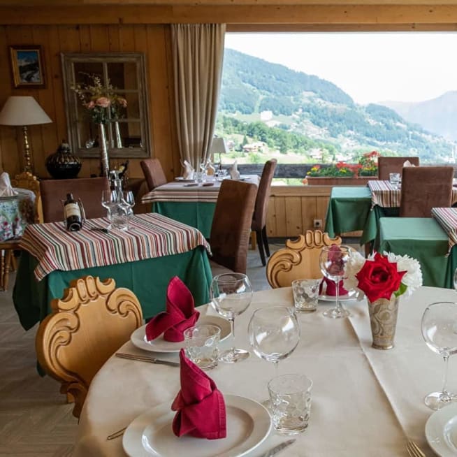 Déjeuner face au Mont-Blanc au restaurant du Chamois d'Or à Cordon