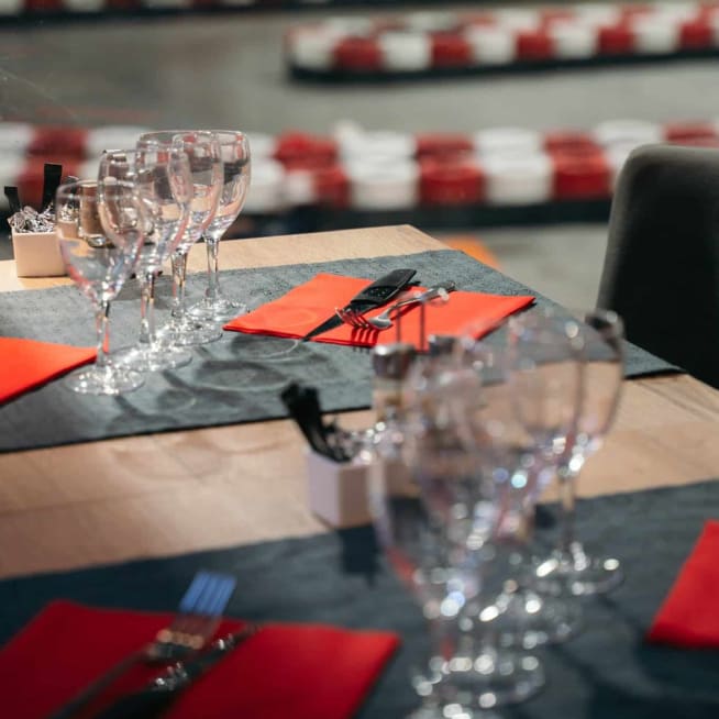 une restaurant convivial pour vos repas d’entreprise dans un karting