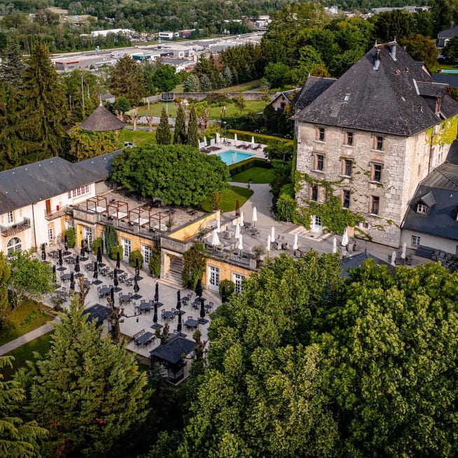 Dormez dans un château du XIVᵉ siècle pour vos événements à Chambéry