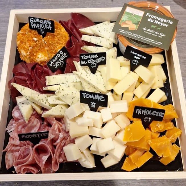 Plateaux de fromages et charcuteries fines