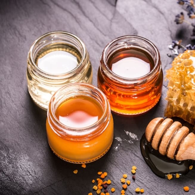 Cadeaux d'entreprise éco-responsable : optez pour du miel personnalisé