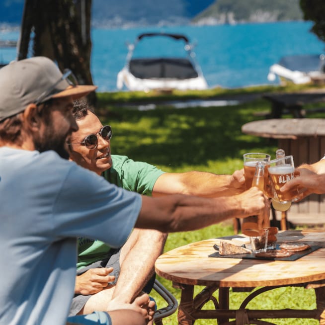 Afterwork avec apéro savoyard au bord du lac d'Annecy