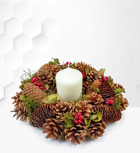 Warm Wishes Christmas Wreath – Artificial Christmas Wreaths – Xmas Wreaths – Christmas Door Wreath - Free Chocs