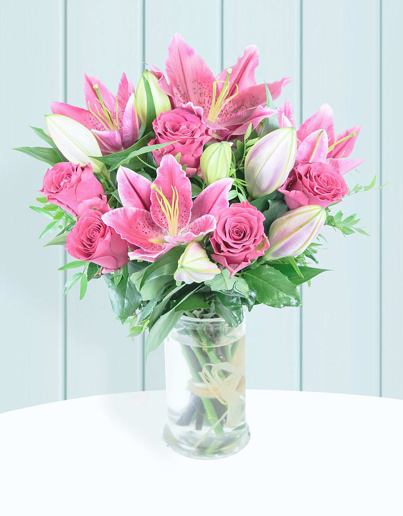 Roses and Lilies Cancer Research UK Flower Shop