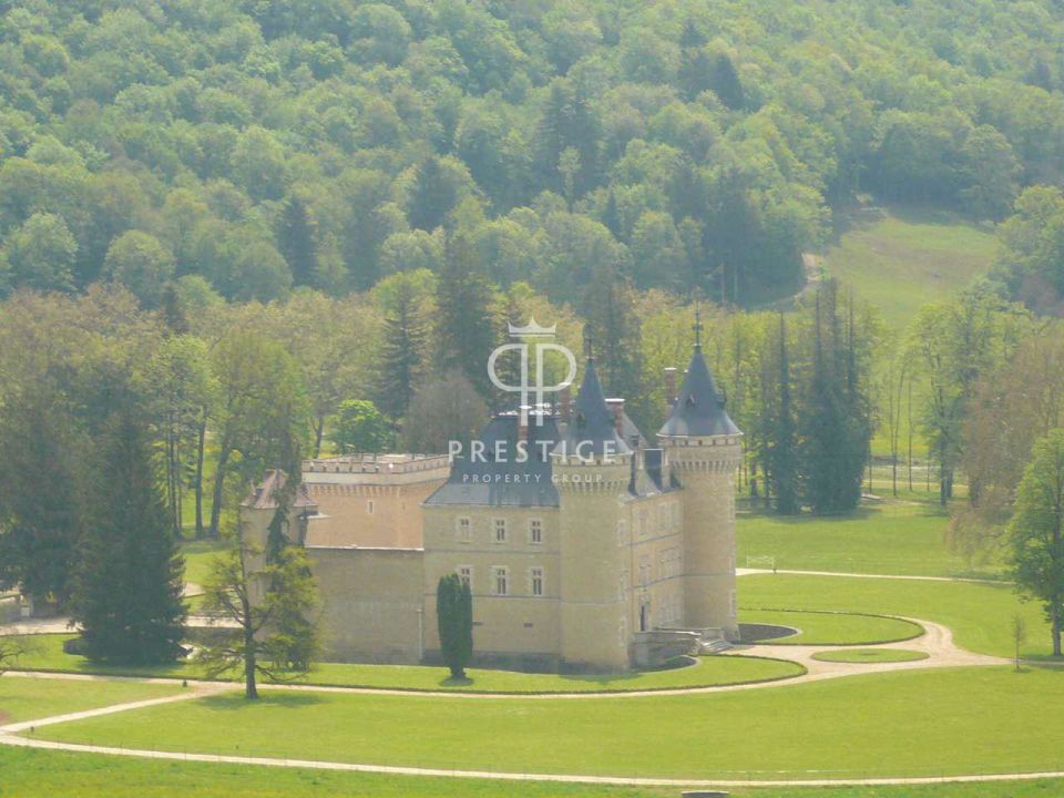 34 bedroom Chateau for sale, Jura,