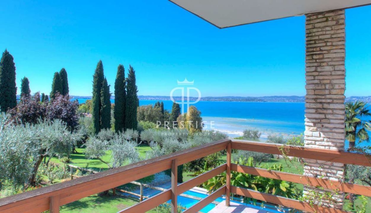 4 bedroom Villa for sale in Sirmione, Lombardy