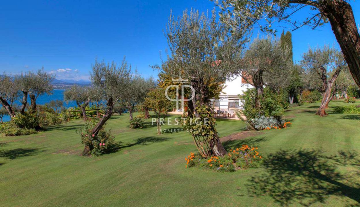 4 bedroom Villa for sale in Sirmione, Lombardy
