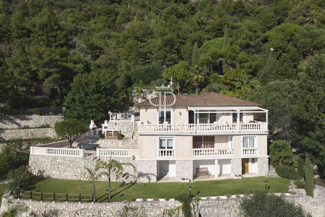 Stylish 3 bedroom Villa for sale with sea view in Roquebrune Cap Martin