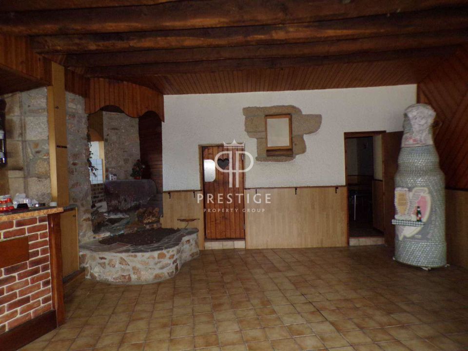 Spacious 10 bedroom Hotel for sale in Chateauponsac, Limousin