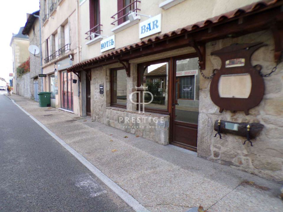 Spacious 10 bedroom Hotel for sale in Chateauponsac, Limousin