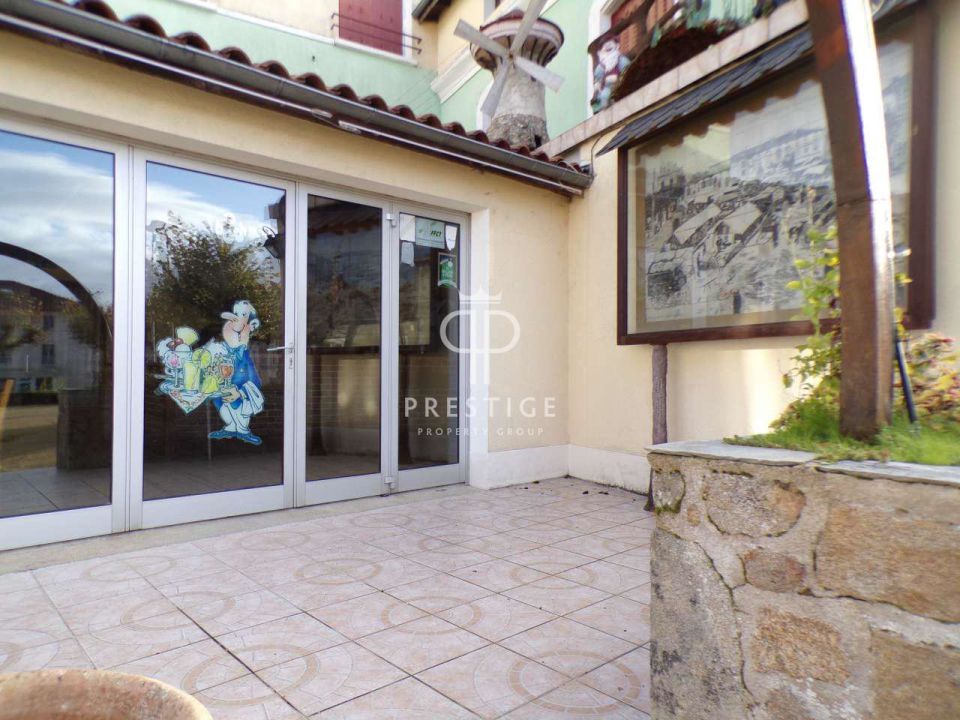 Spacious 10 bedroom Hotel for sale in Chateauponsac, Limousin