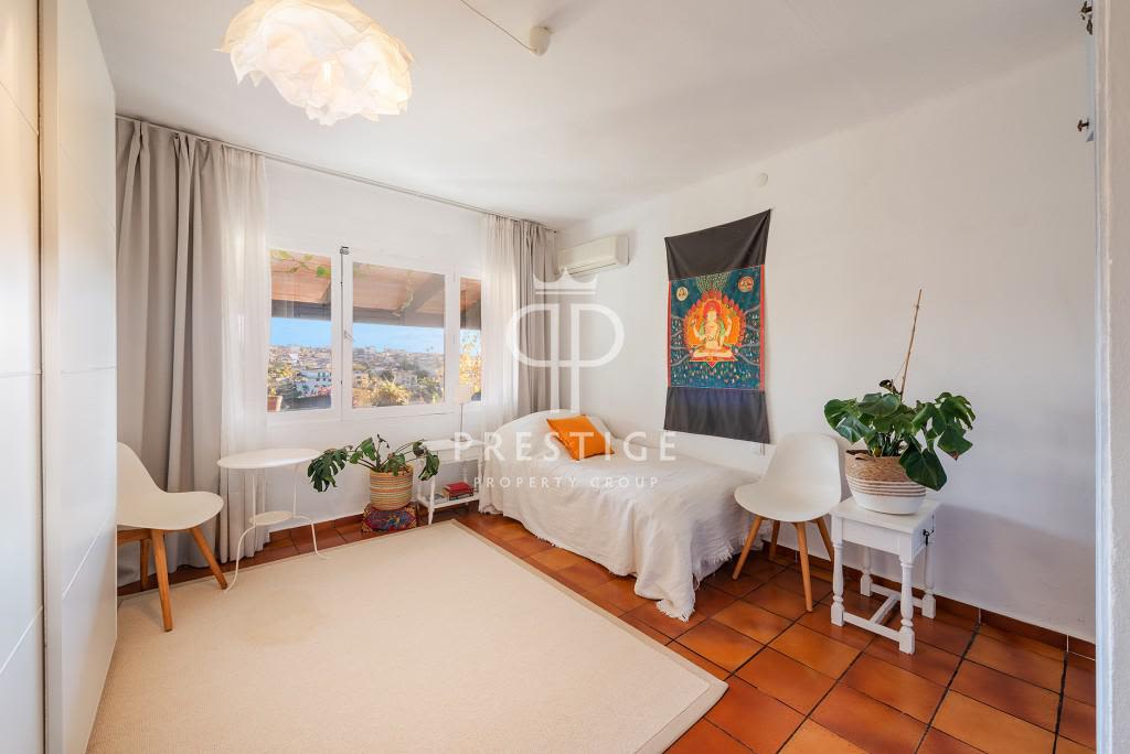 Quiet 7 bedroom House for sale with countryside view in Buger, Mallorca