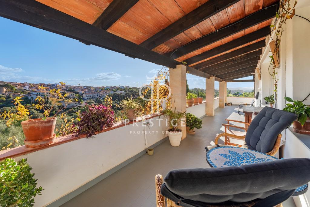 Quiet 7 bedroom House for sale with countryside view in Buger, Mallorca