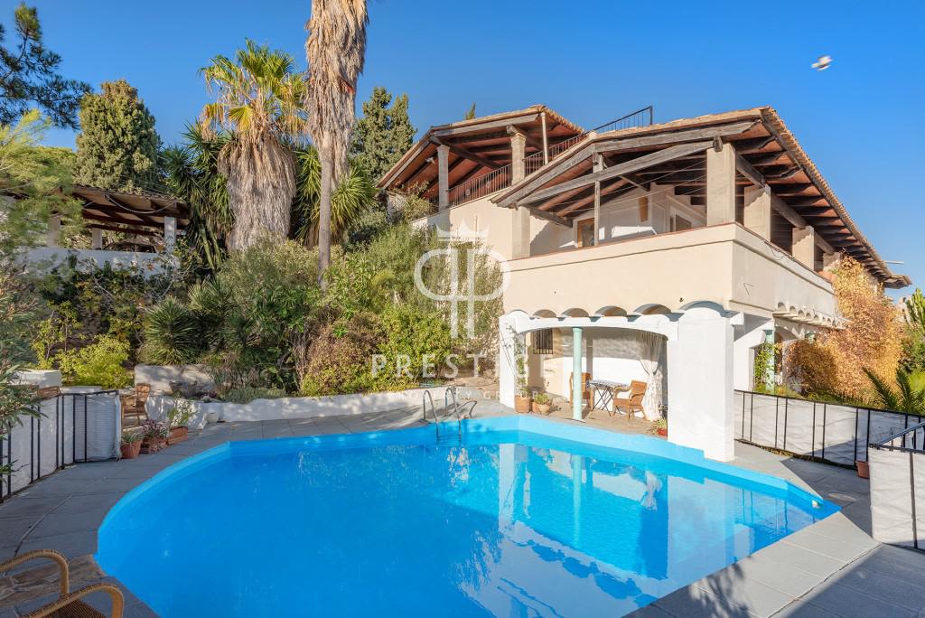 Quiet 7 bedroom House for sale with countryside view in Buger, Mallorca