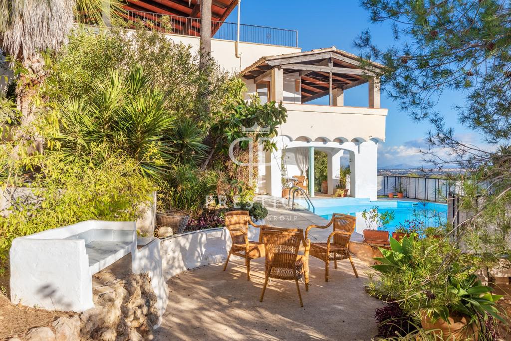 Quiet 7 bedroom House for sale with countryside view in Buger, Mallorca