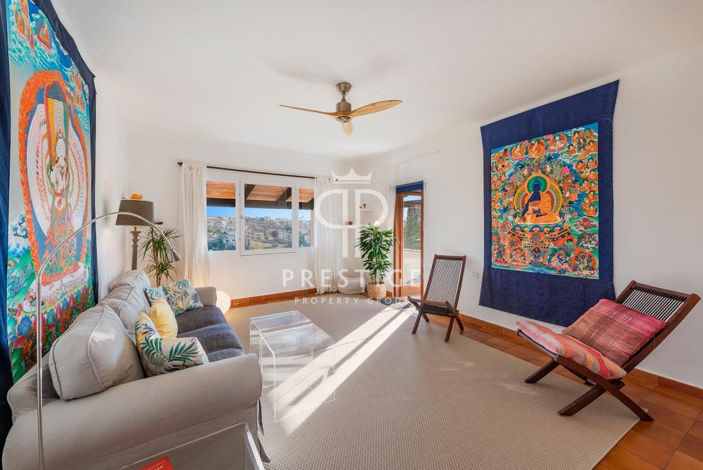 Quiet 7 bedroom House for sale with countryside view in Buger, Mallorca