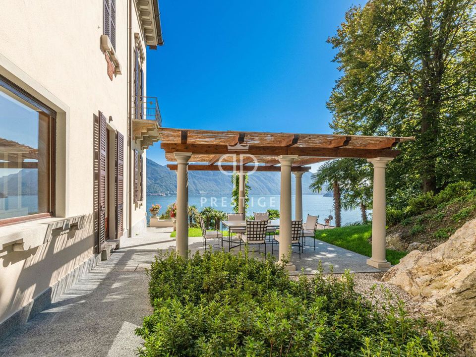 Wow factor 13 bedroom Villa for sale with lake or river view in