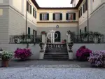 5 bedroom Apartment for sale in Villa Girasole, Fiesole, Tuscany