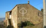House for sale with countryside view in Volterra, Tuscany