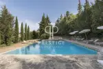 10 bedroom Farmhouse for sale with panoramic view in Castellina in Chianti, Tuscany