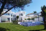 6 bedroom Villa for sale in Nueva Andalucia, Andalucia