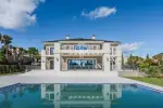 6 bedroom Villa for sale with sea view in Los Flamingos Golf, Benahavis, Andalucia