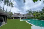 5 bedroom Villa for sale with sea view in Los Monteros, Marbella, Andalucia